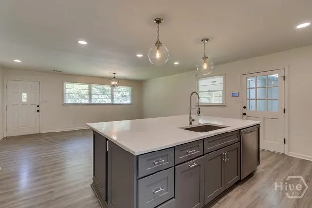 $2,750 | 625 Stuart Street, Savannah, GA 31405