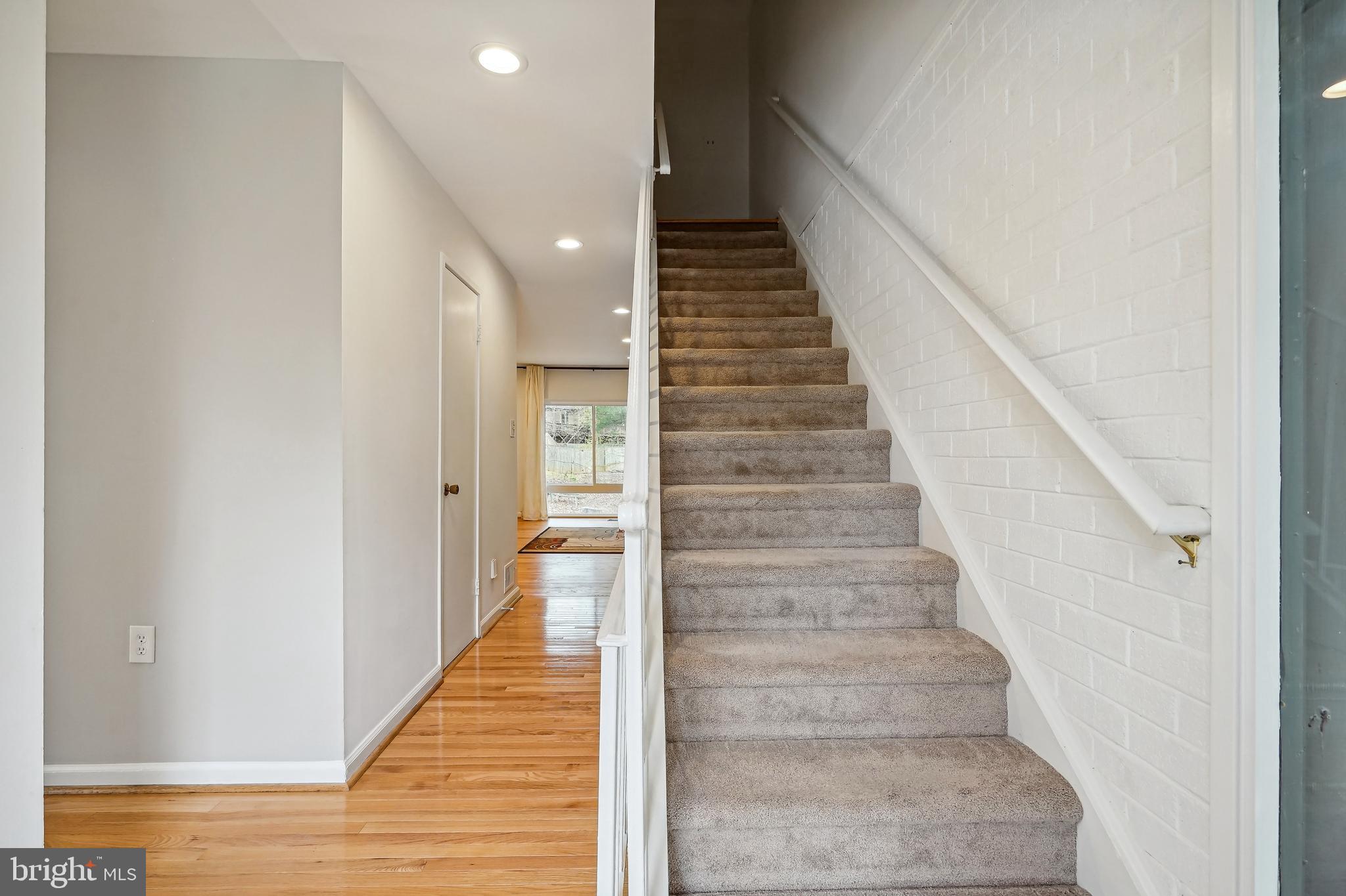 8033 Inverness Ridge Road Potomac, MD 20854 - Photo 3 of 29