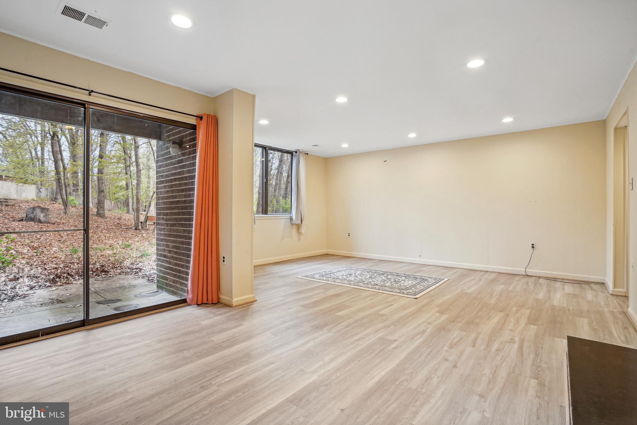 8033 Inverness Ridge Road Potomac, MD 20854 - Photo 4 of 29