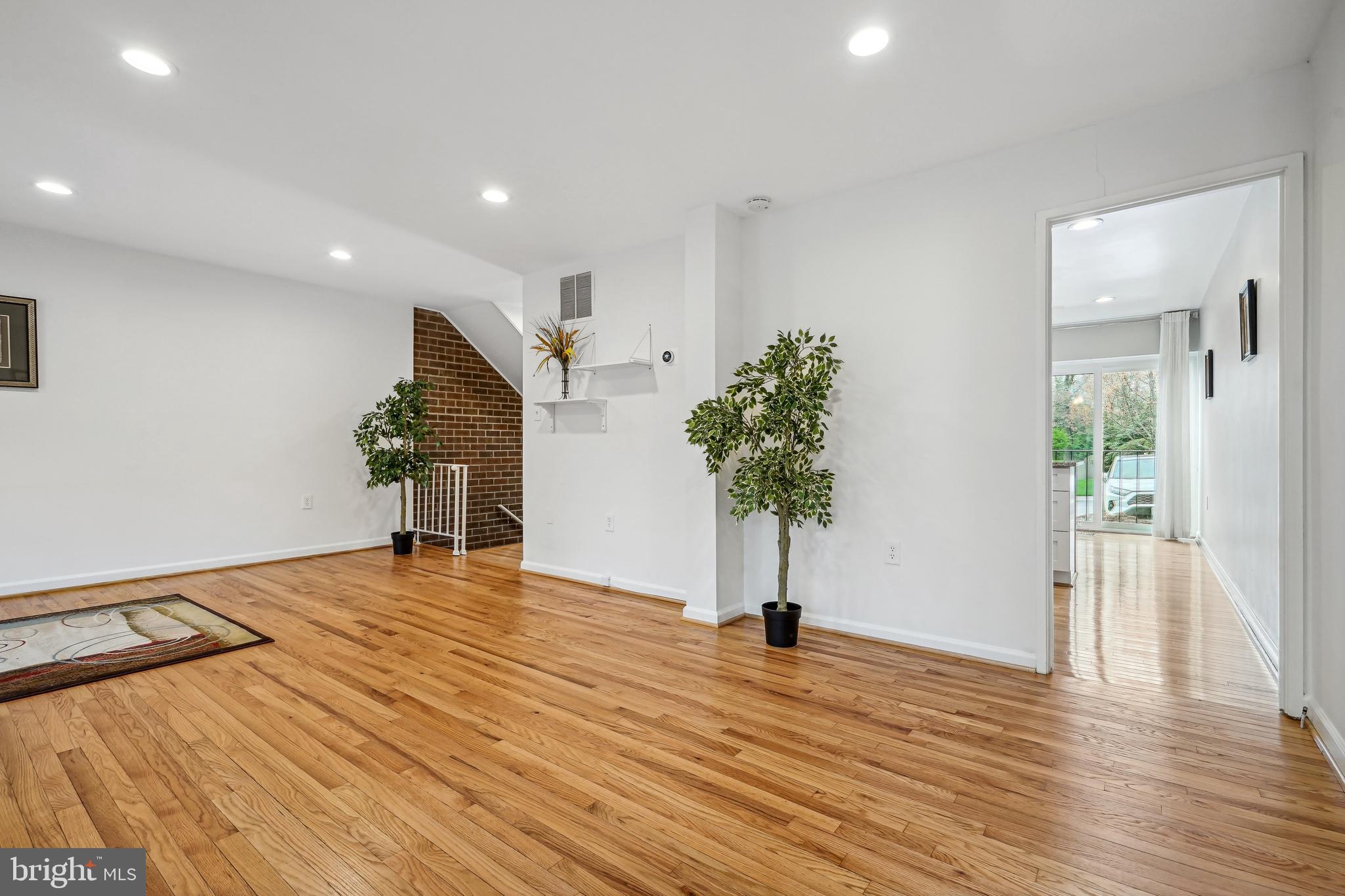 8033 Inverness Ridge Road Potomac, MD 20854 - Photo 9 of 29