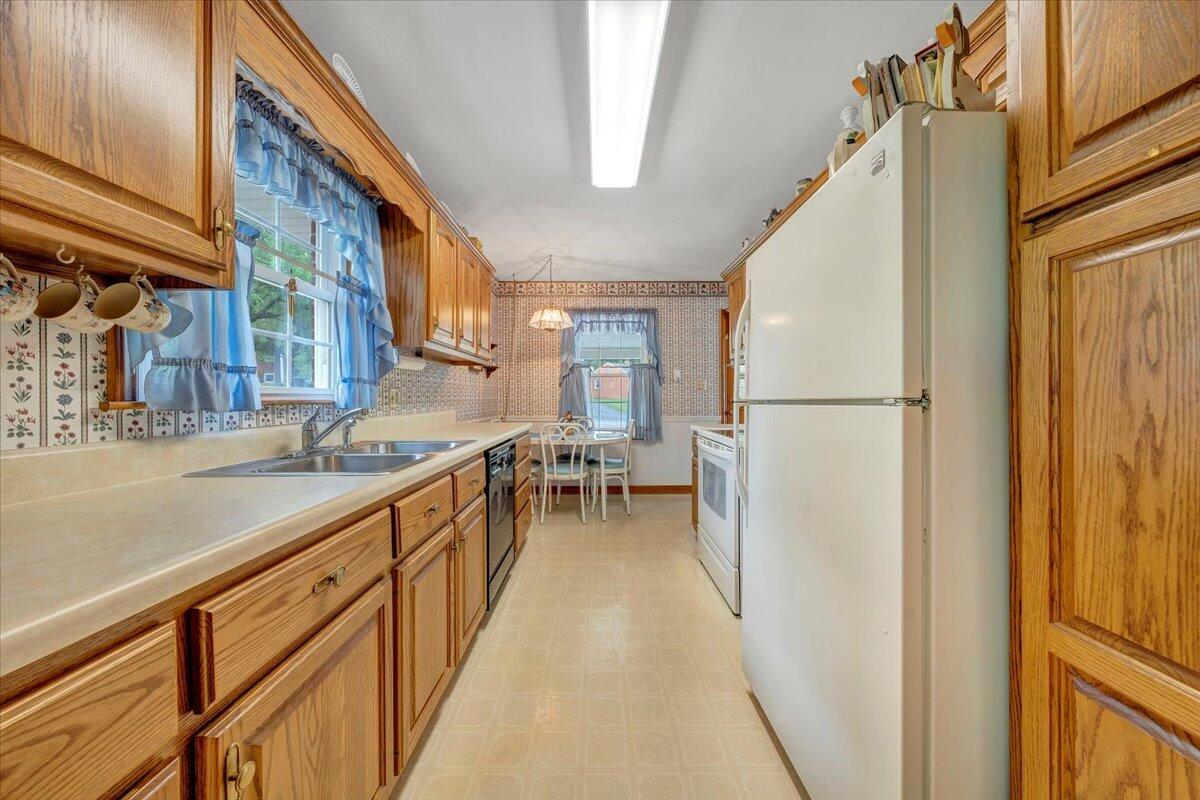 419 Diamond Road Salem, VA 24153 - Photo 12 of 76 13-MIB08610