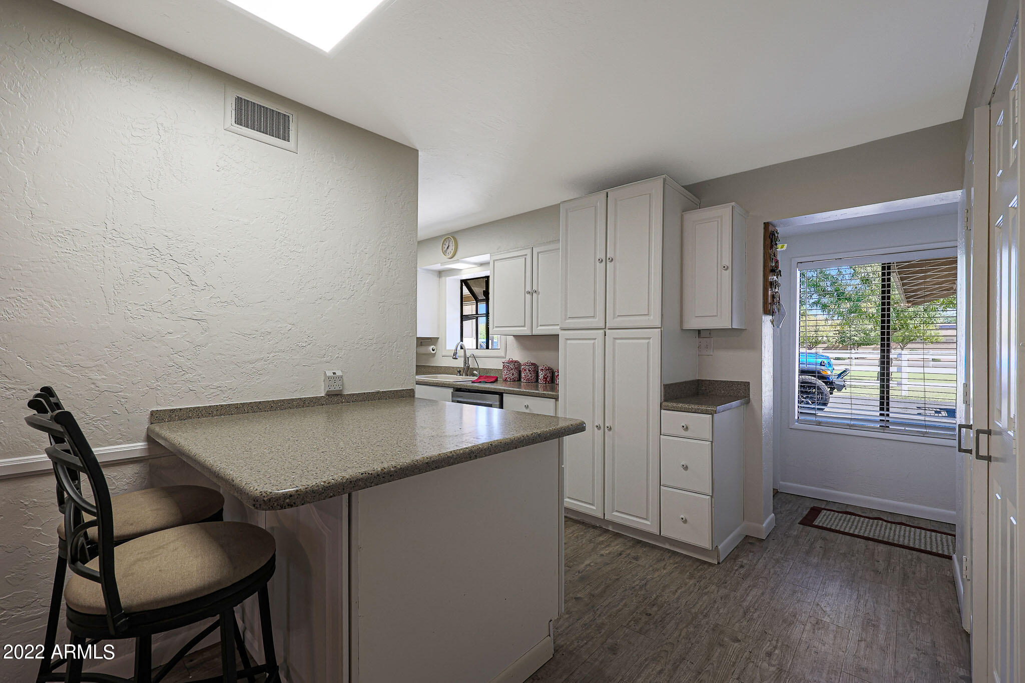 1860 South Lindsay Road Gilbert, AZ 85295 - Photo 11 of 36 Breakfast Bar