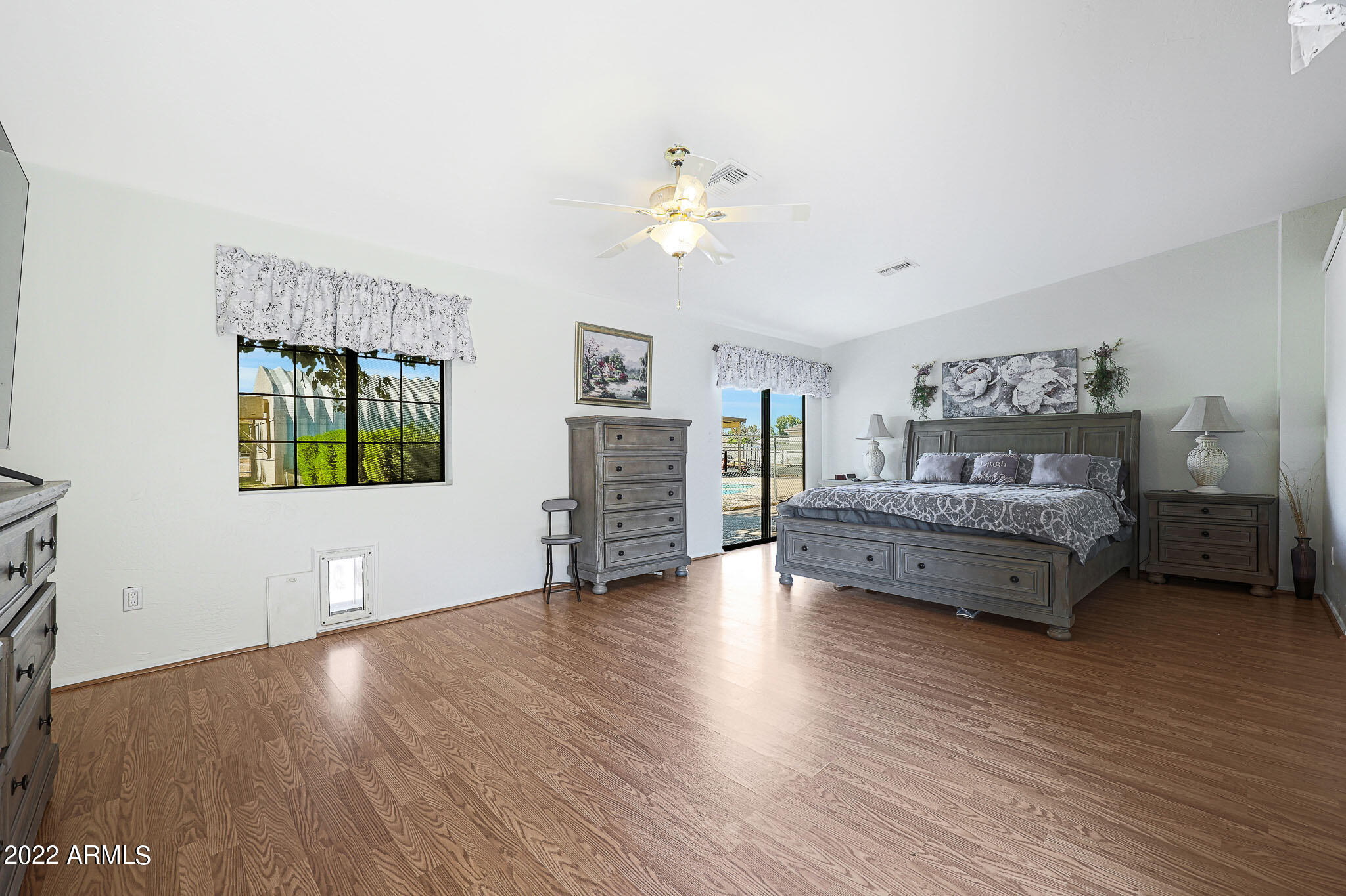 1860 South Lindsay Road Gilbert, AZ 85295 - Photo 14 of 36 Primary Suite