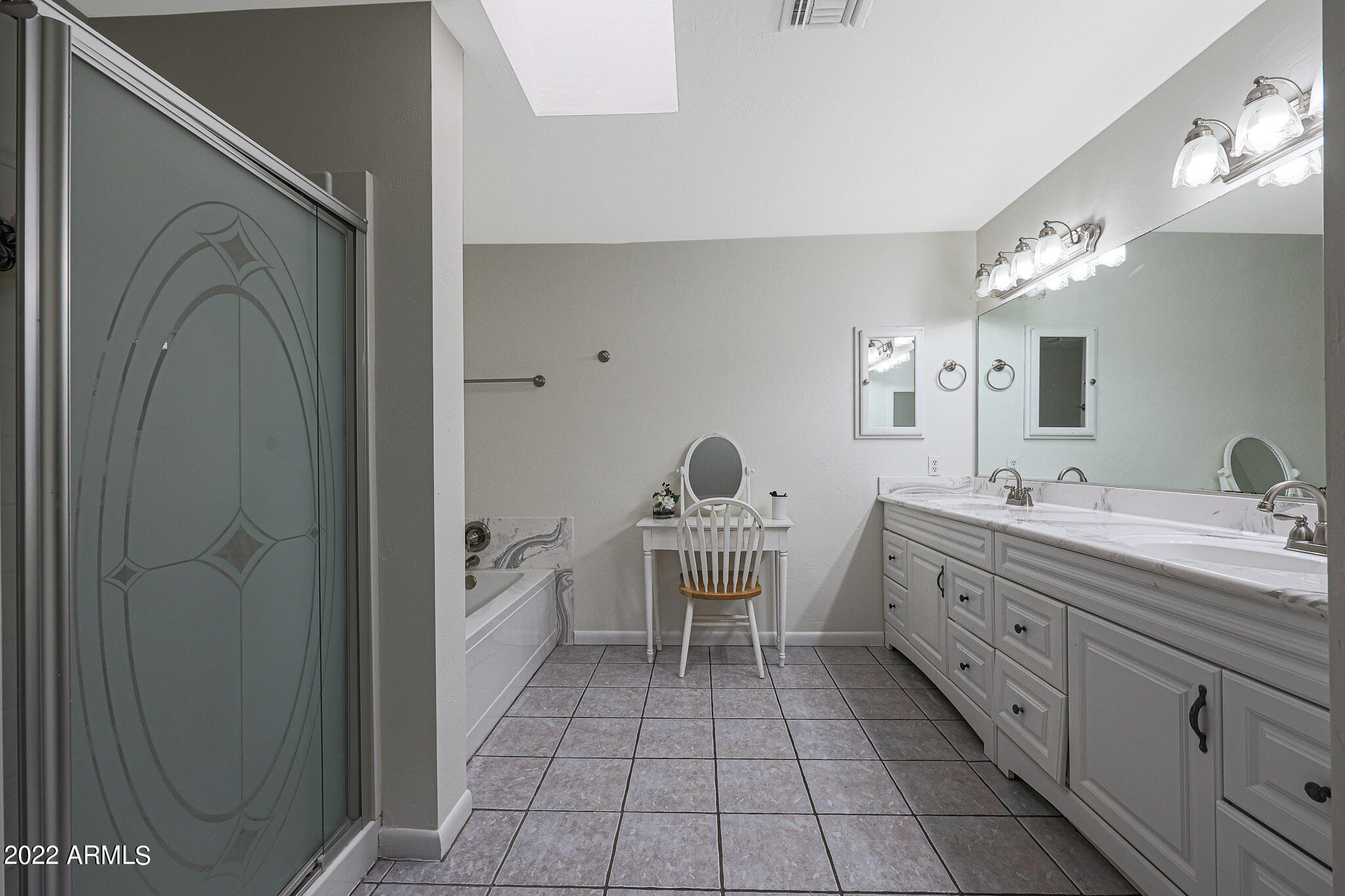 1860 South Lindsay Road Gilbert, AZ 85295 - Photo 17 of 36 Primary Suite