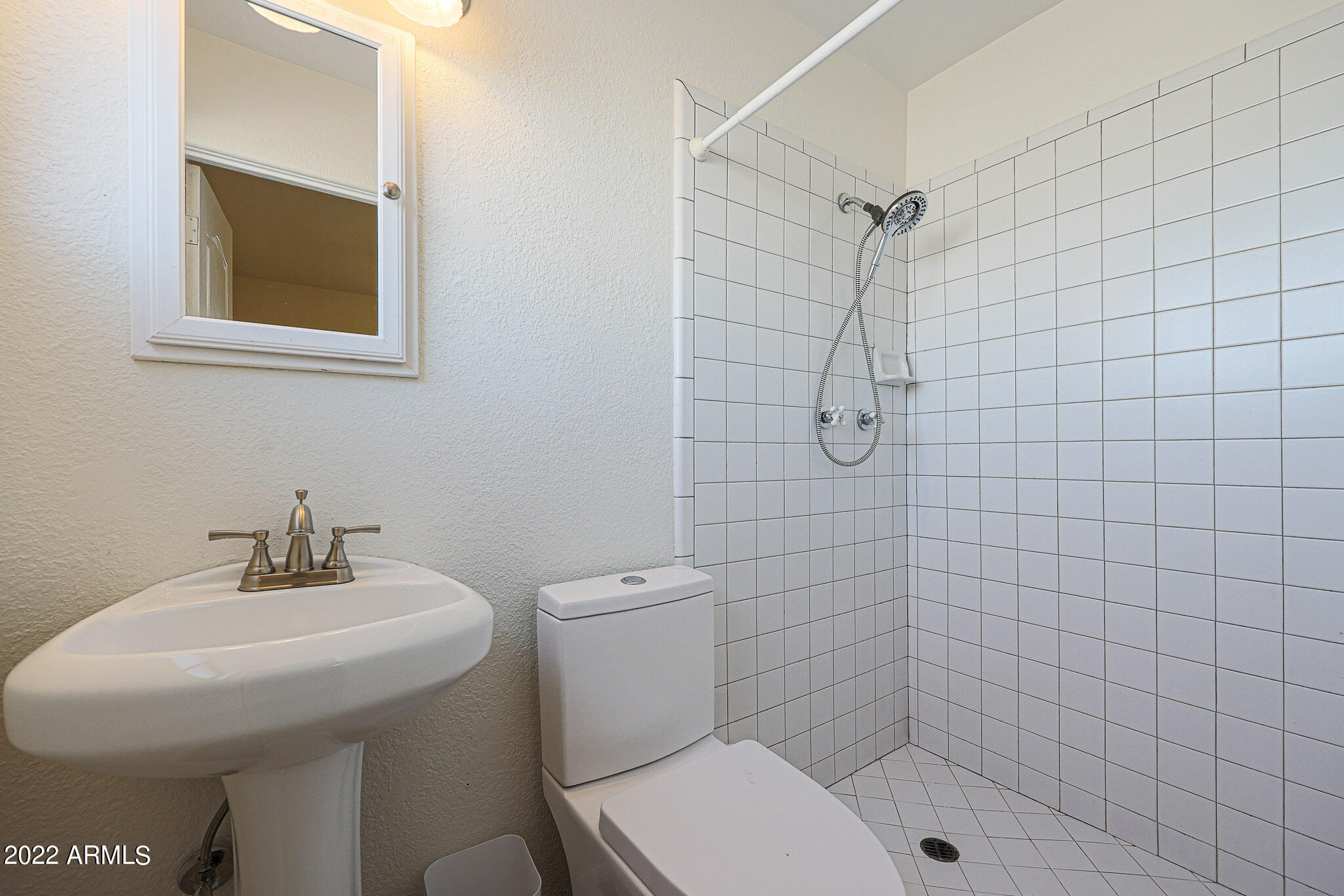 1860 South Lindsay Road Gilbert, AZ 85295 - Photo 25 of 36 Bathroom #3