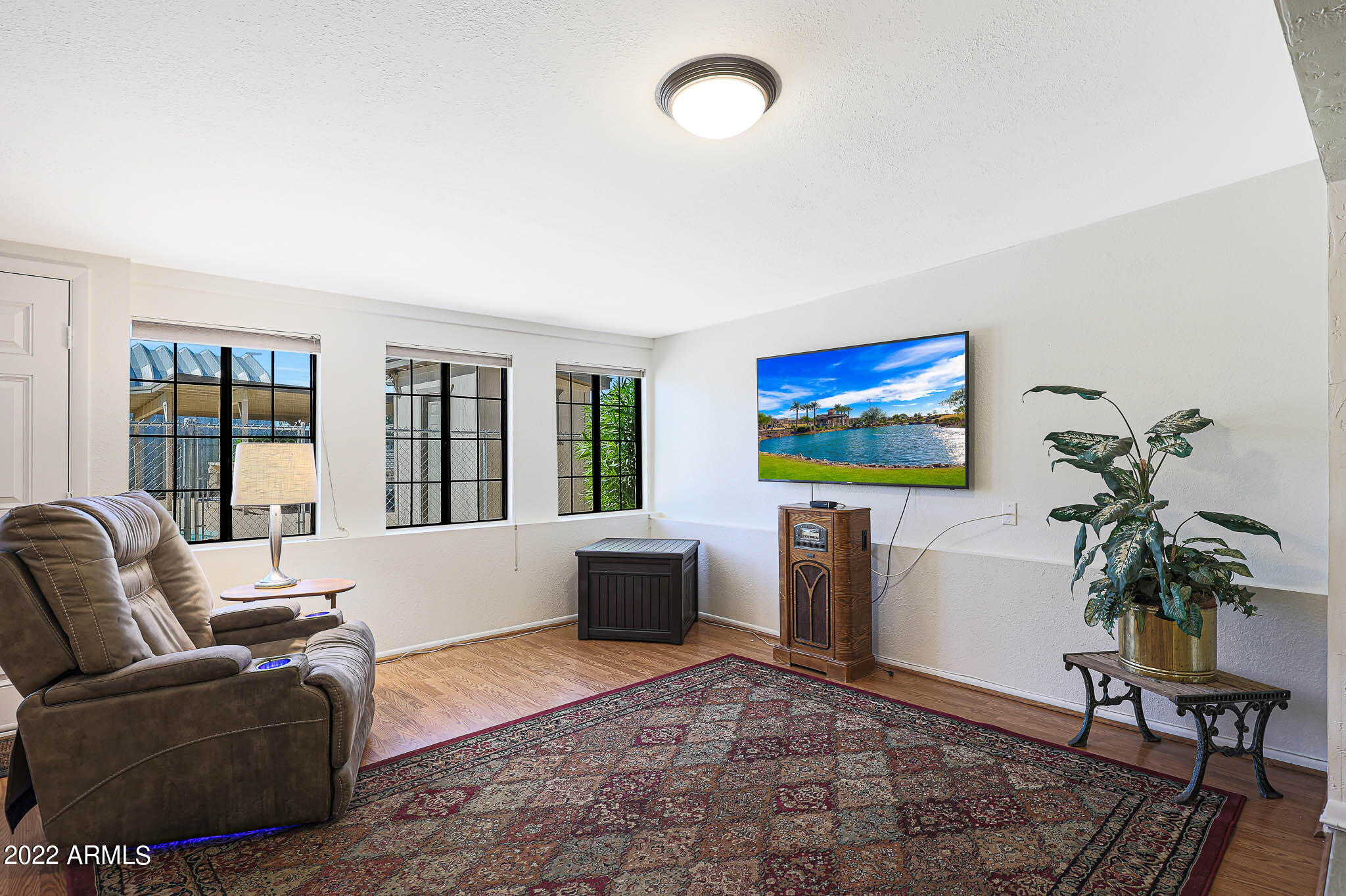 1860 South Lindsay Road Gilbert, AZ 85295 - Photo 6 of 36 Abundant Natural Light