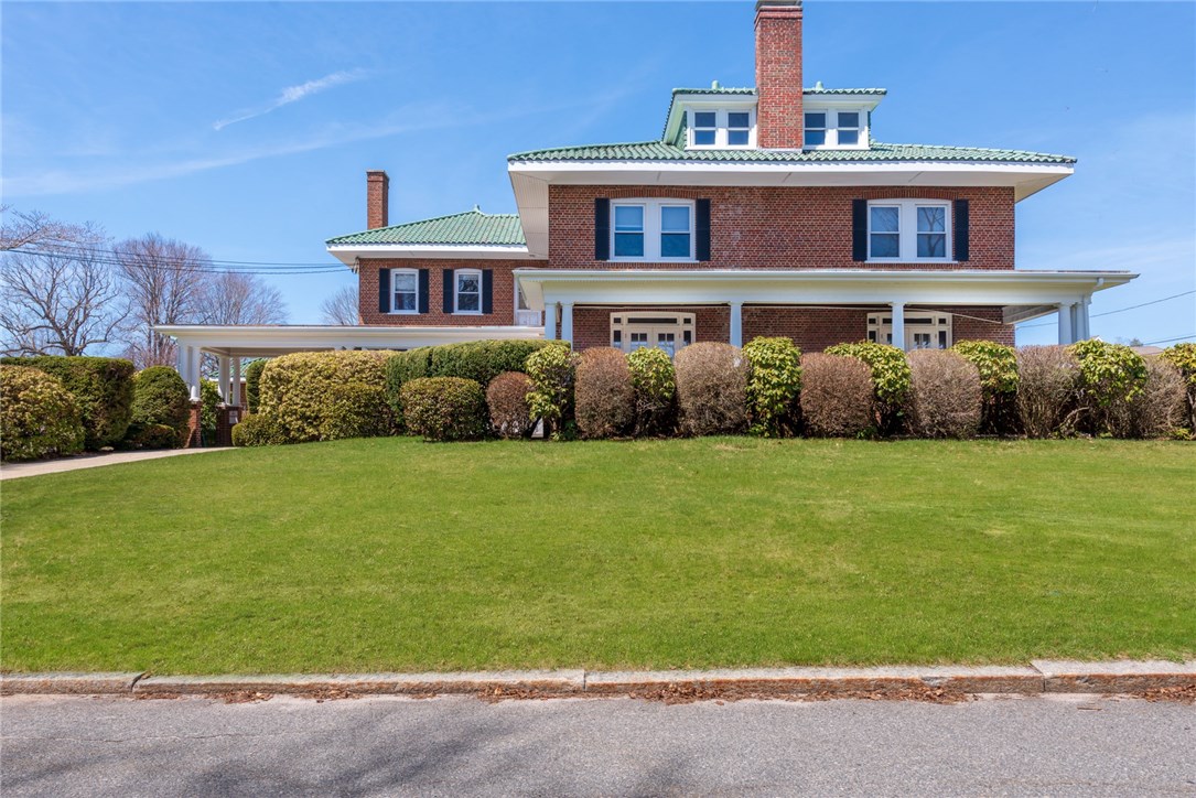 103 Glen Road Woonsocket, RI 02895 - Photo 3 of 18