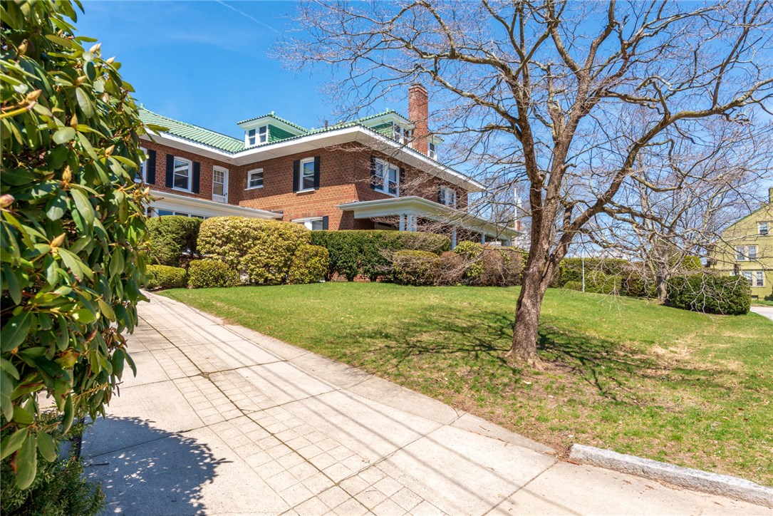 103 Glen Road Woonsocket, RI 02895 - Photo 4 of 18