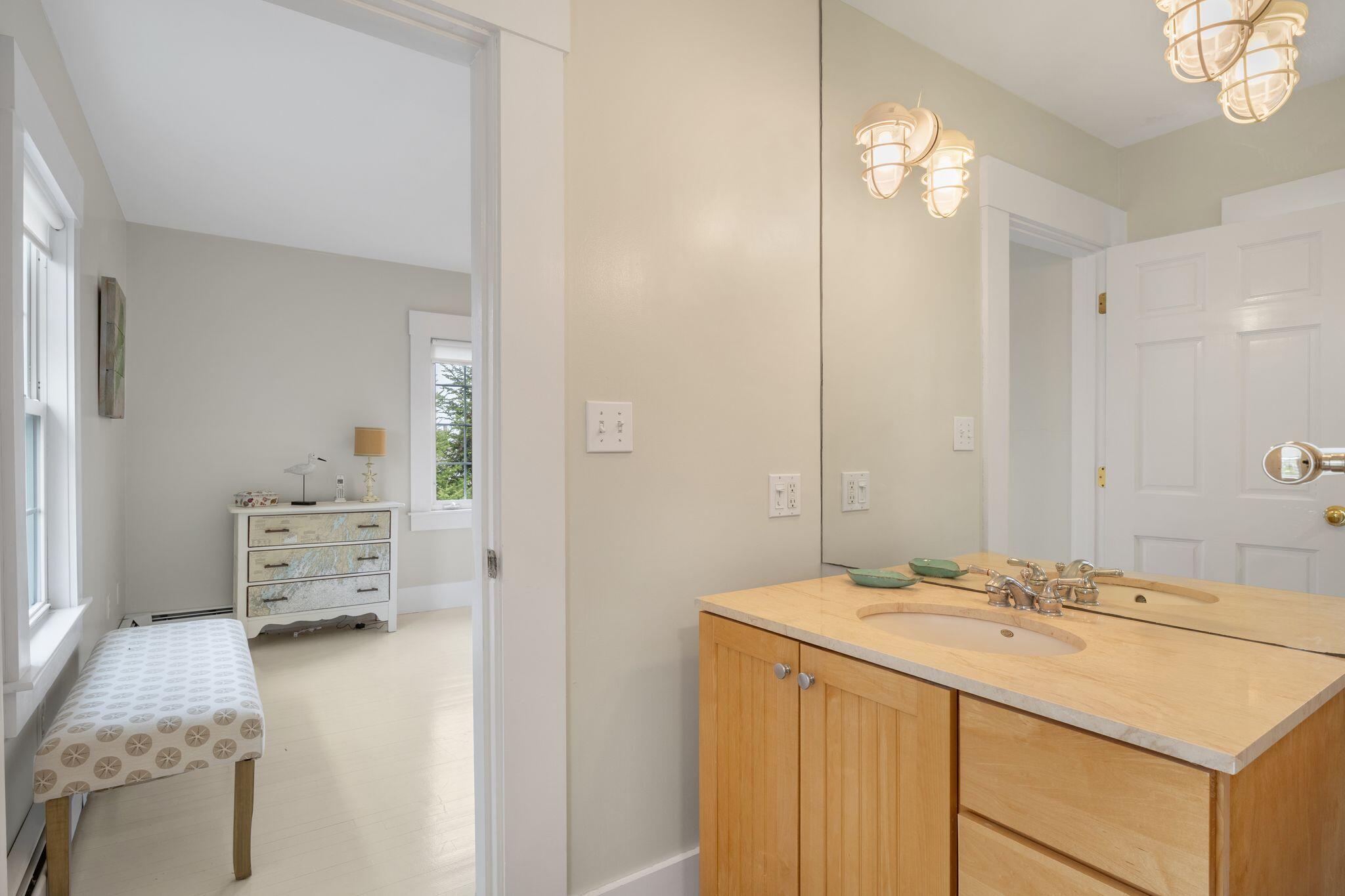 4 Oak Street Kennebunk, ME 04043 - Photo 34 of 49 En-suite bath