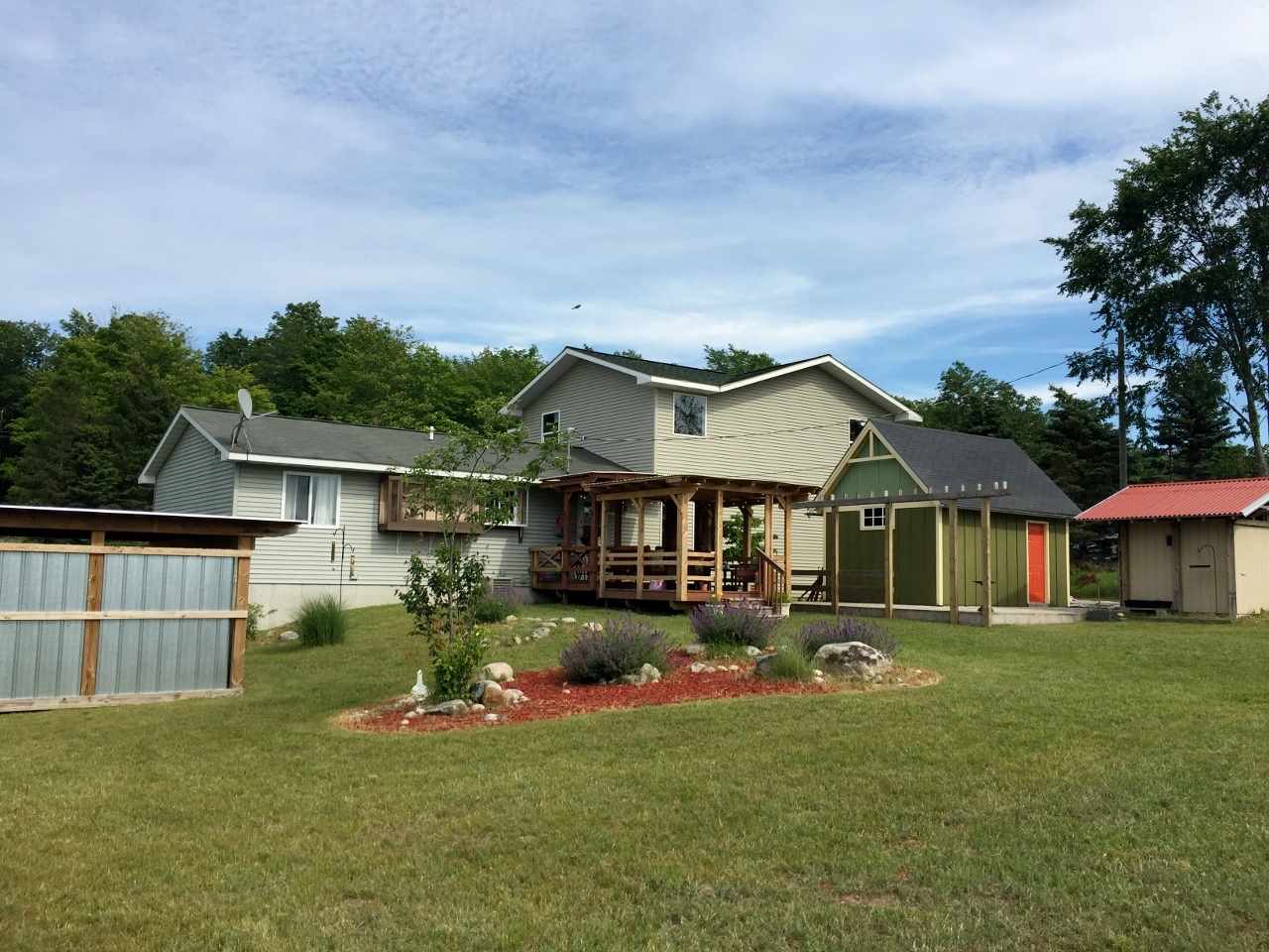 1360 South Zimmerman Road Beulah, MI 49617 - Photo 3 of 40 1835367-2.JPG