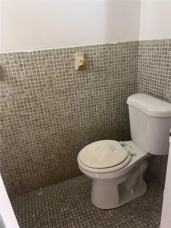 $3,000 | 6150 Dawson Street, Hollywood, FL 33023