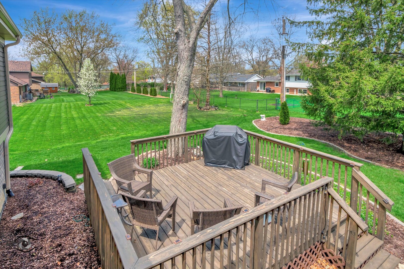 520 Hackberry Road Frankfort, IL 60423 - Photo 26 of 28 a view of deck and garden