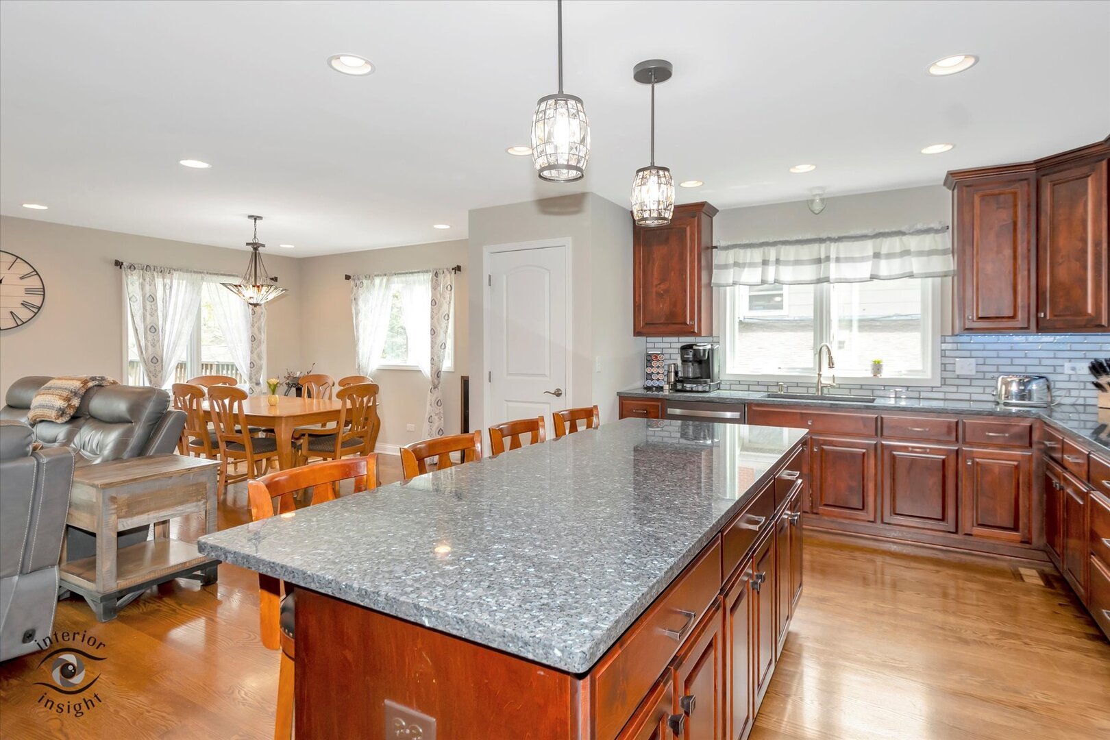 520 Hackberry Road Frankfort, IL 60423 - Photo 10 of 28 a kitchen with counter space appliances and windows
