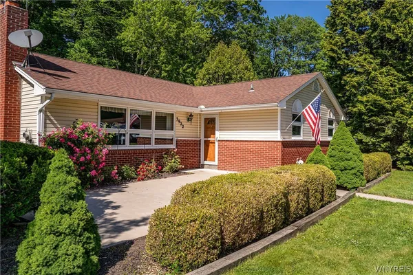 $360,000 | 3922 North Hampton Brook Drive, Hamburg, NY 14075
