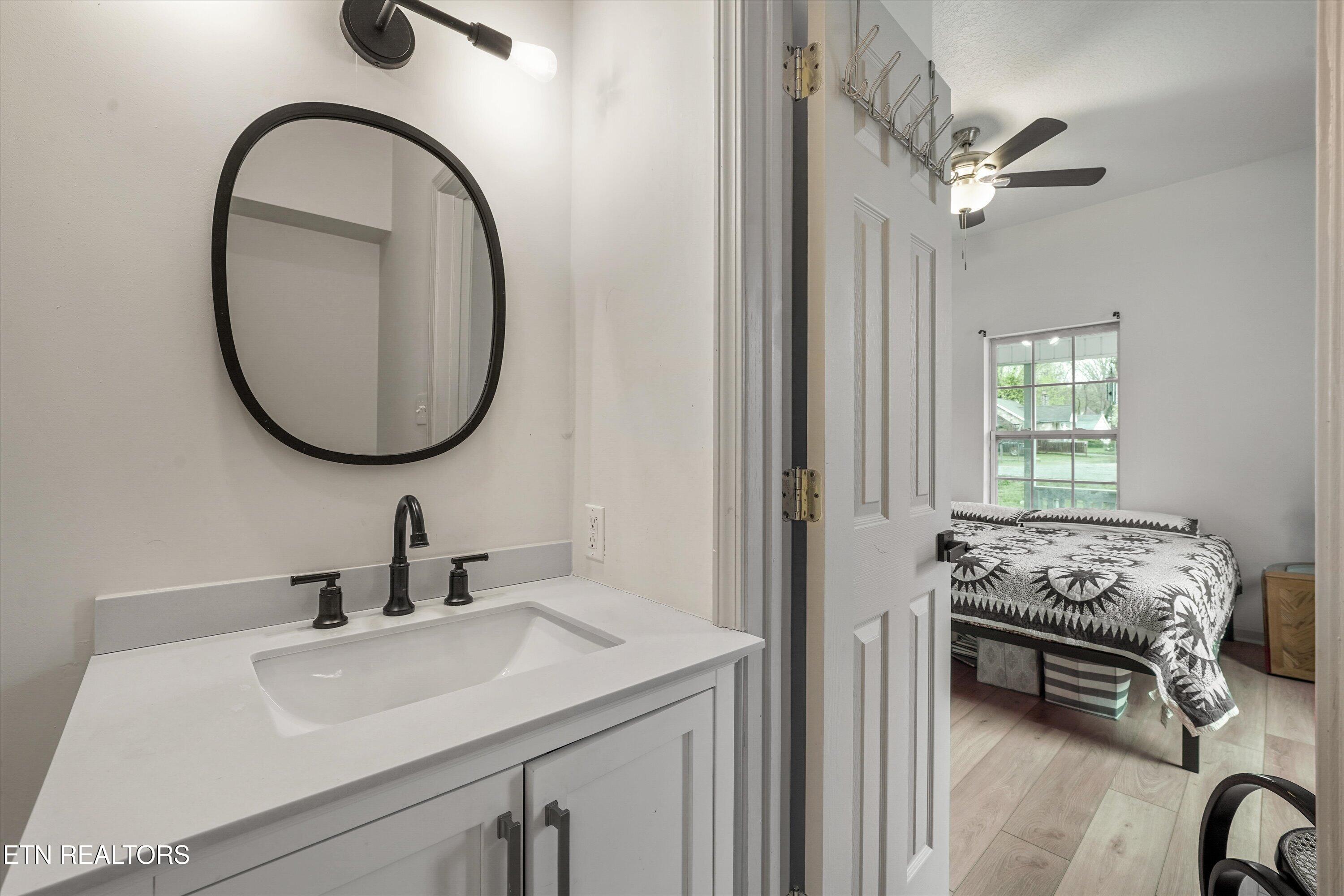 4113 Coster Road Knoxville, TN 37912 - Photo 11 of 35 10-4113 Coster Rd 05