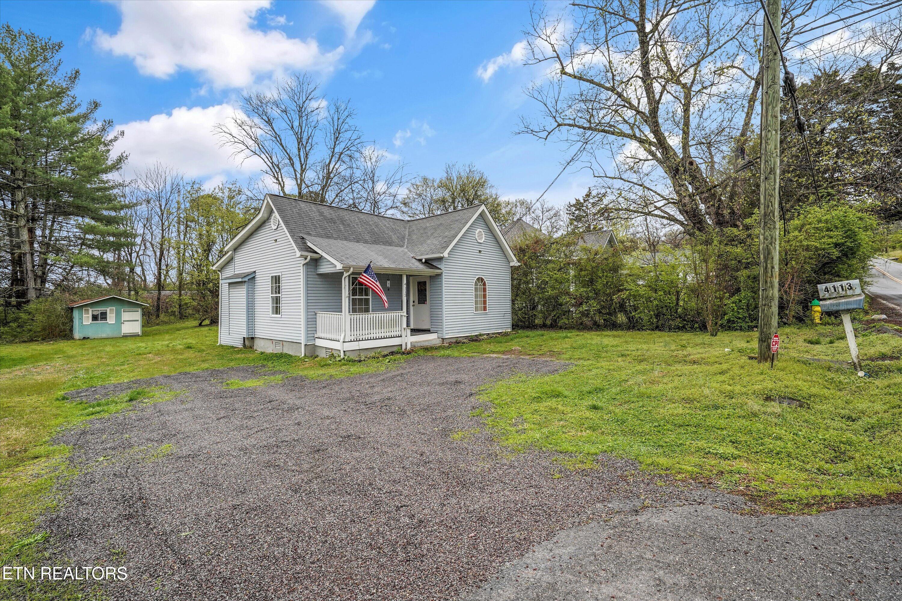 4113 Coster Road Knoxville, TN 37912 - Photo 4 of 35 03-4113 Coster Rd 34