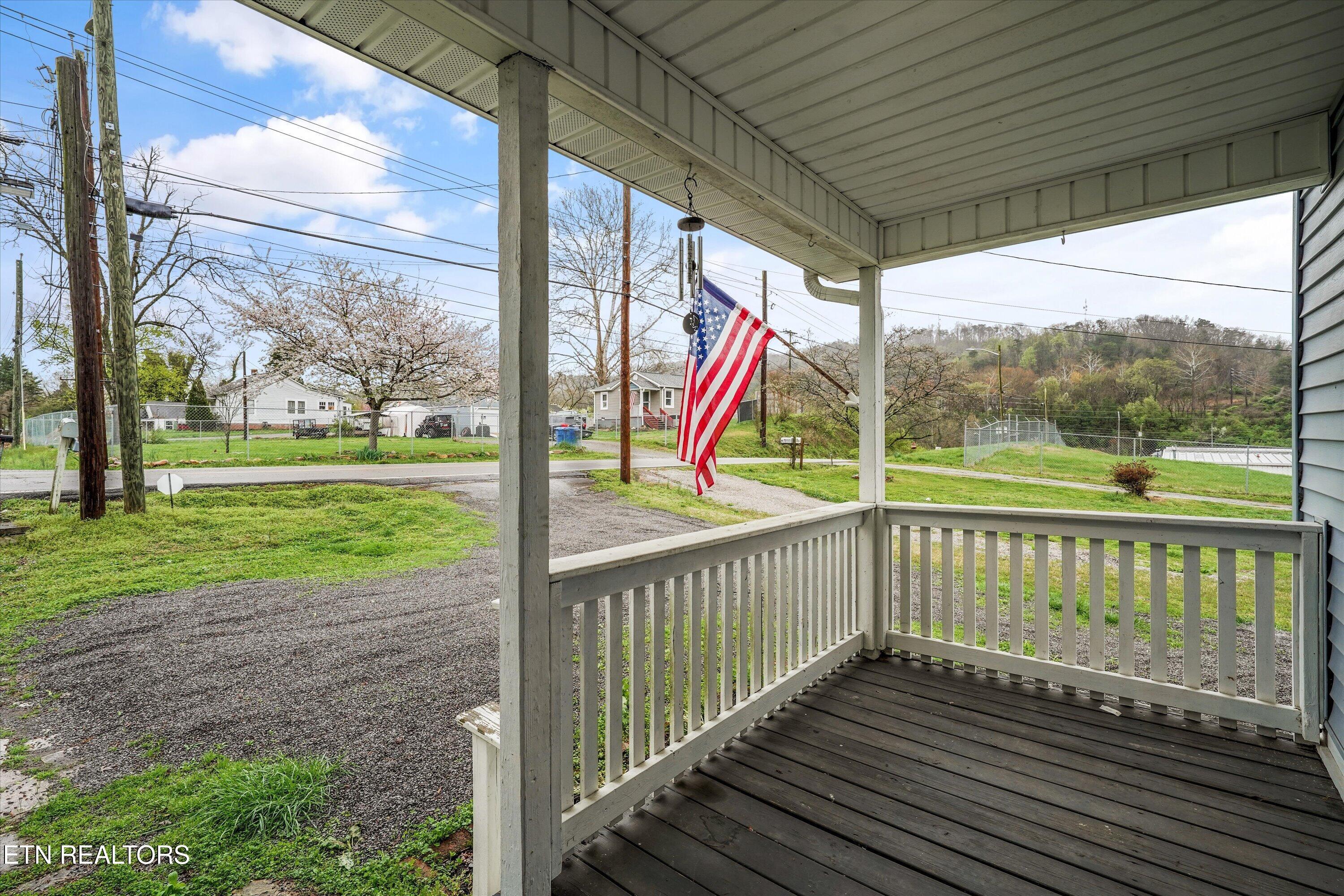 4113 Coster Road Knoxville, TN 37912 - Photo 5 of 35 04-4113 Coster Rd 31