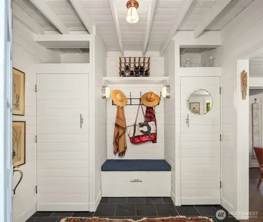 $1,650,000 | 10050 Southwest Dock Street, Vashon, WA 98070