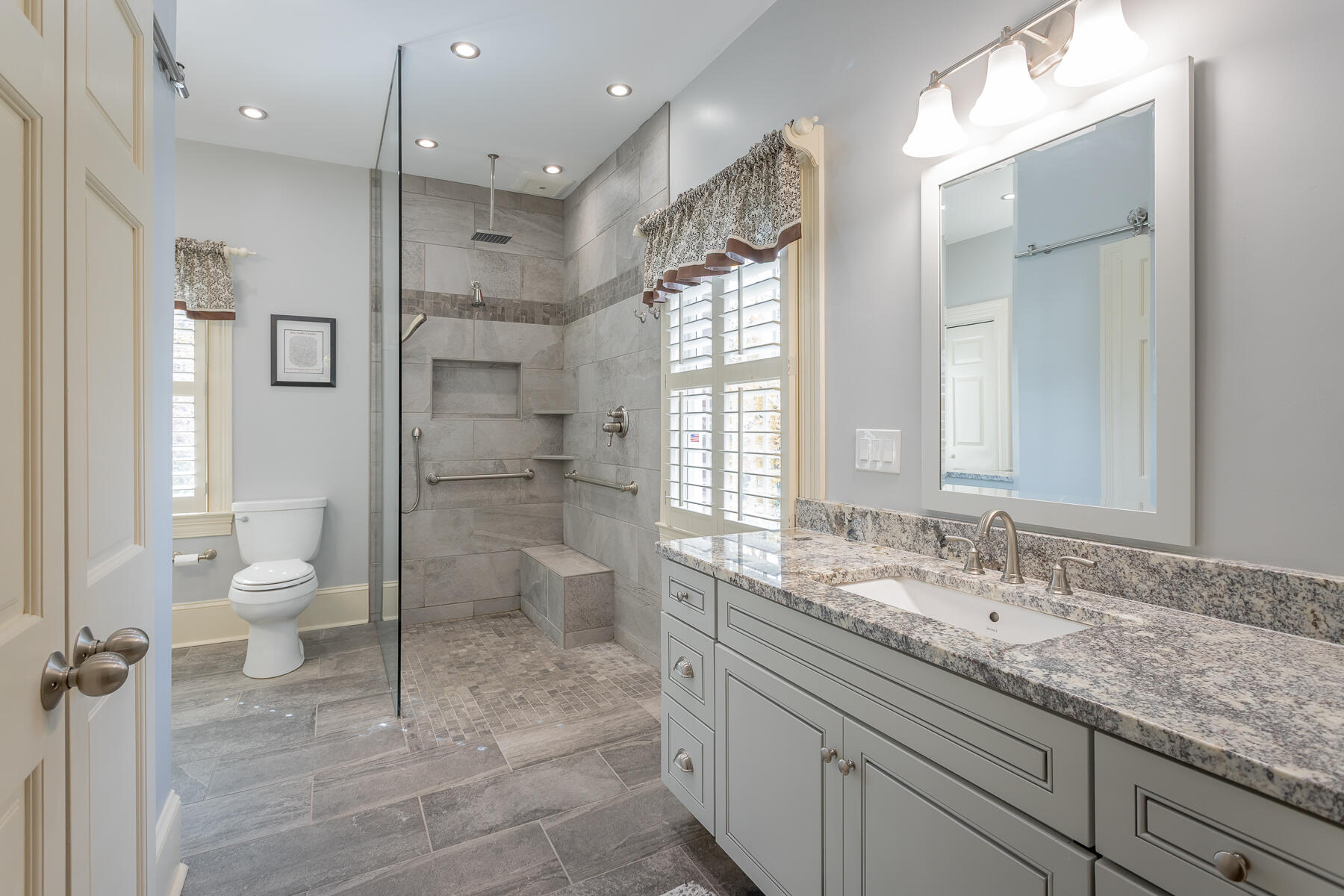 16 Northfield Road Signal Mountain, TN 37377 - Photo 21 of 51 New (2022) Main Level Bath