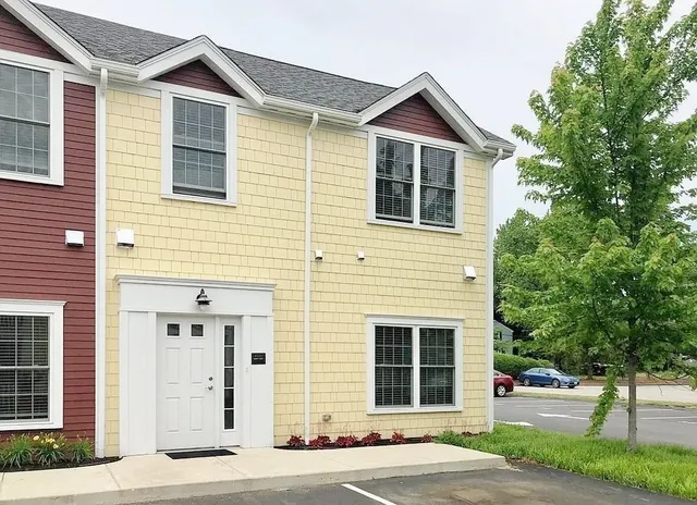 $3,100 | 54 Loomis Street, Unit 1103, Bedford, MA 01730
