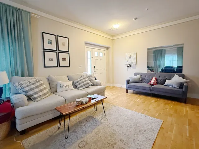 $3,100 | 54 Loomis Street, Unit 1103, Bedford, MA 01730