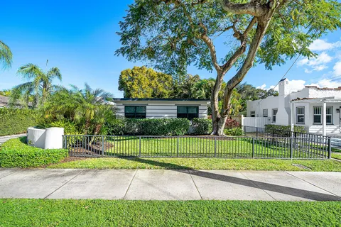 $1,595,000 | 215 North Swinton Avenue, Delray Beach, FL 33444