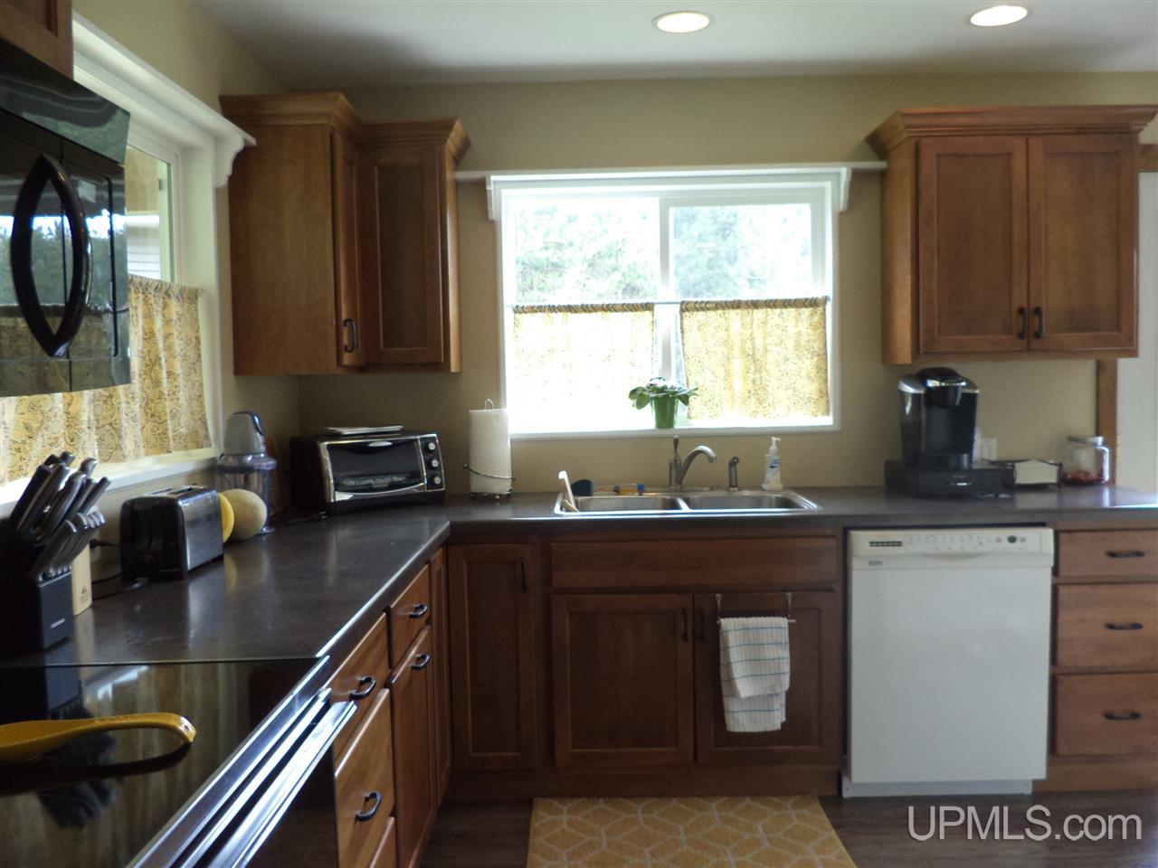 54281 Salo Road Hancock, MI 49930 - Photo 6 of 35 Gallery Image 6