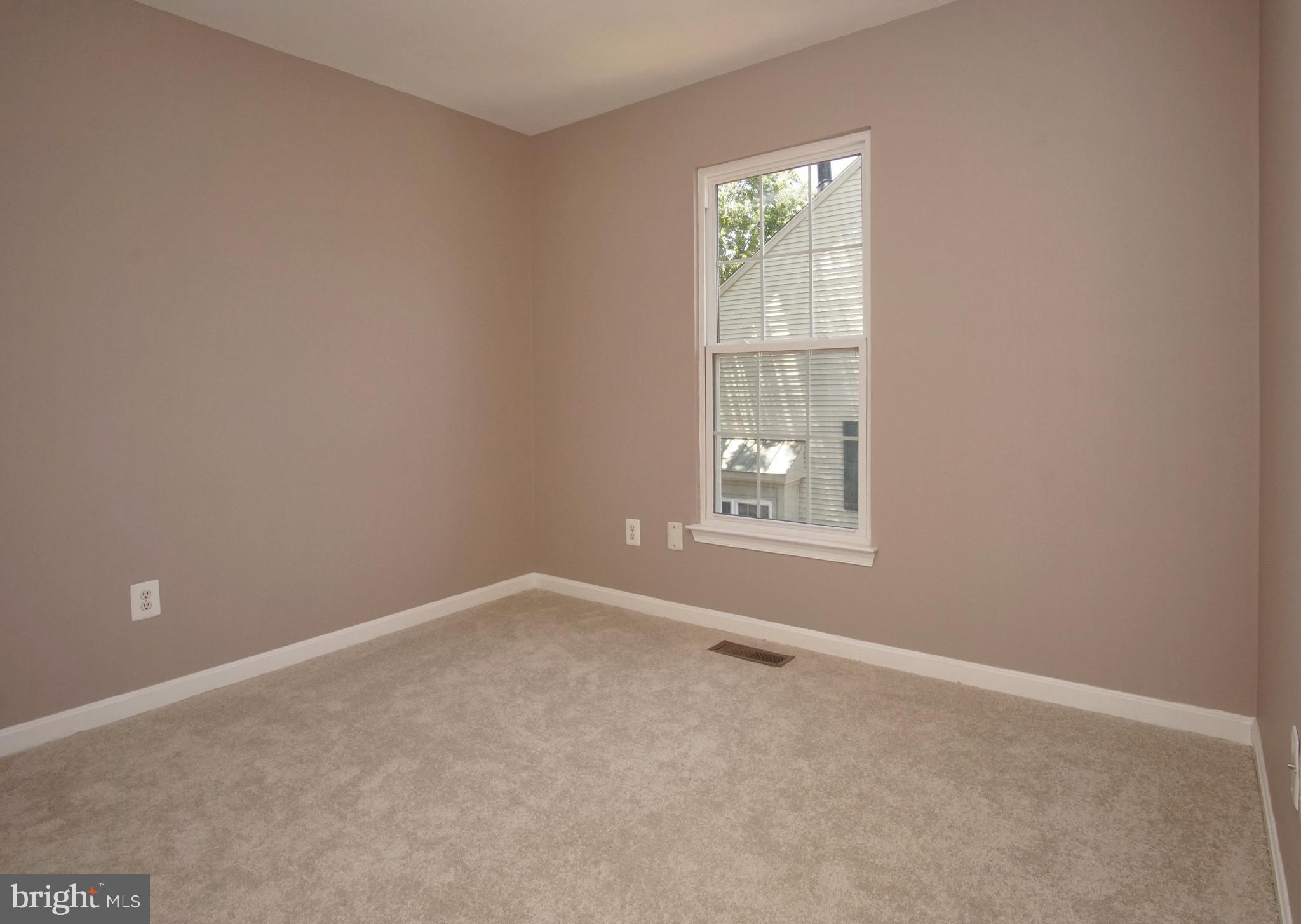 45597 Whitcomb Square Sterling, VA 20166 - Photo 11 of 28 Bedroom 2