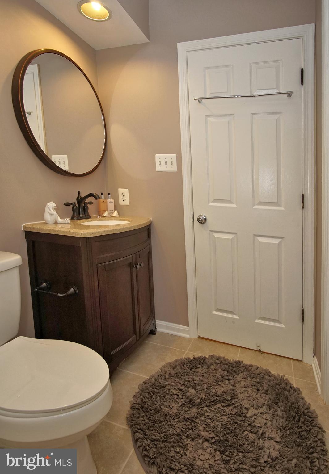 45597 Whitcomb Square Sterling, VA 20166 - Photo 17 of 28 Bath 2
