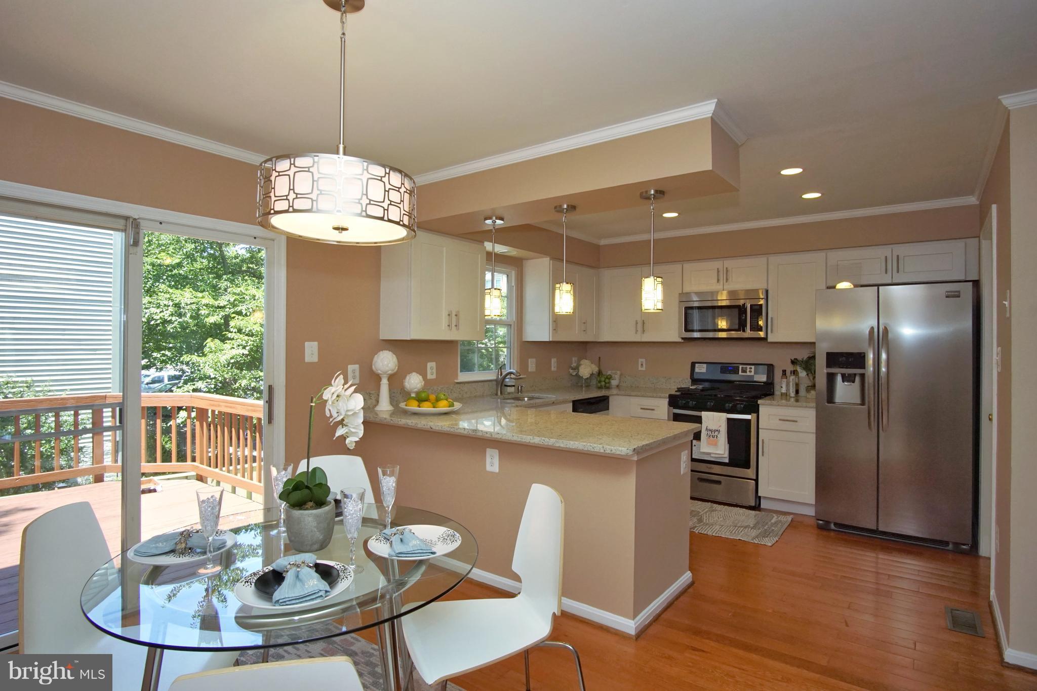45597 Whitcomb Square Sterling, VA 20166 - Photo 7 of 28 Kitchen
