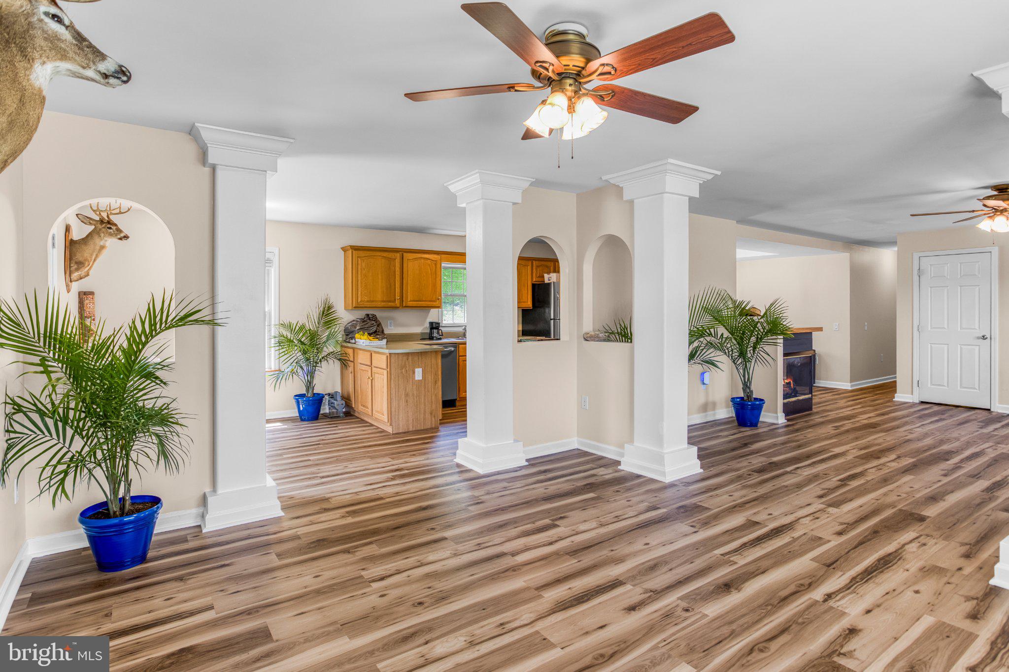 99 Wilt Road Grantsville, MD 21536 - Photo 23 of 56 Spacious, airy living area with charm.