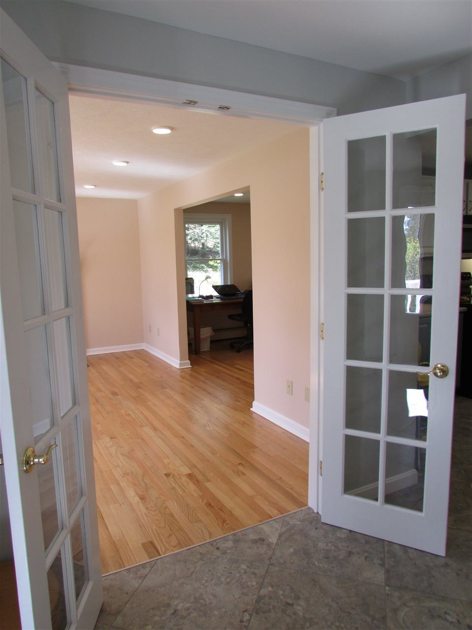 25 Forest Road Candia, NH 03034 - Photo 3 of 38