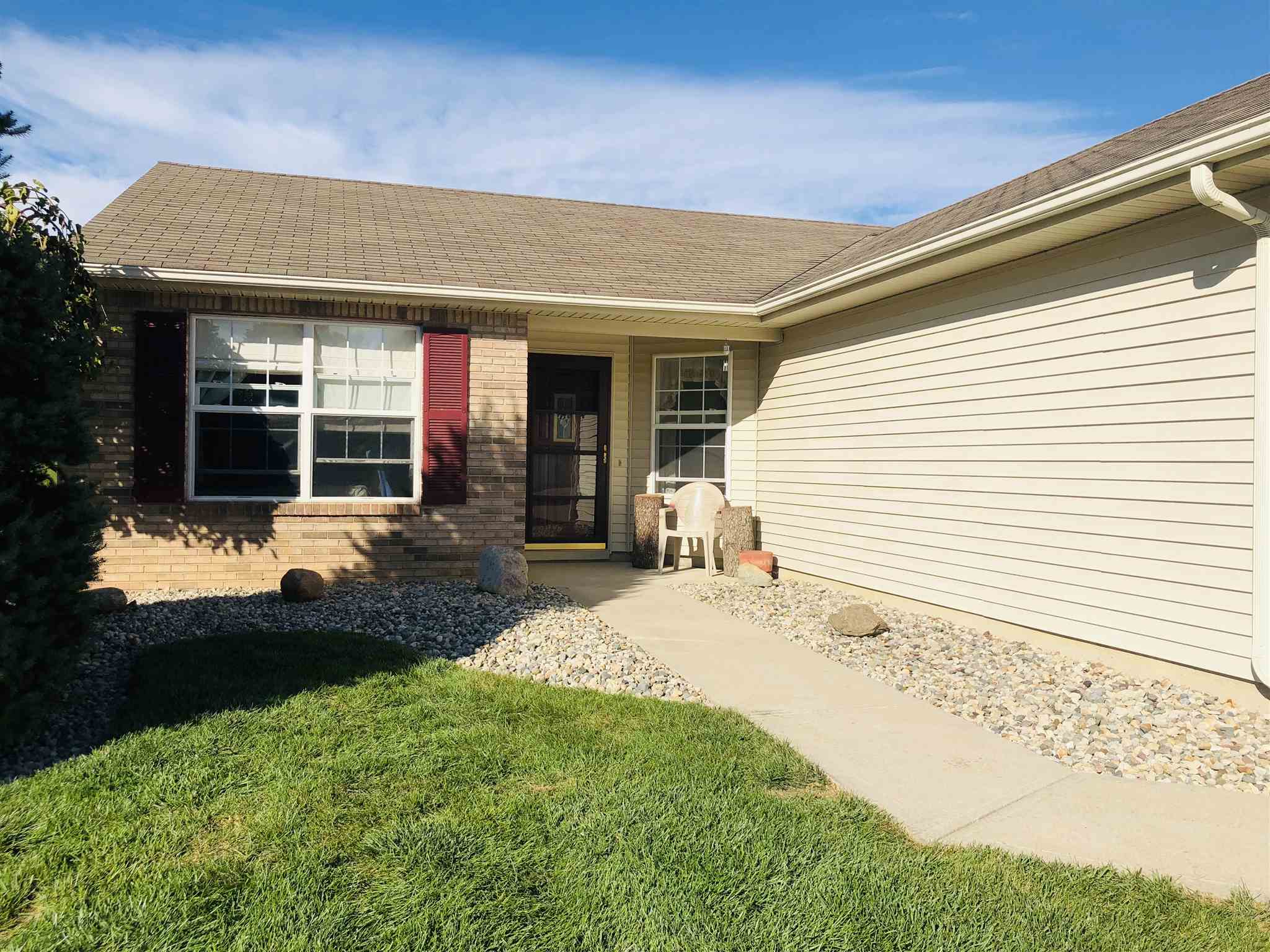 4736 Anglers Lane Fort Wayne, IN 46808 - Photo 2 of 24