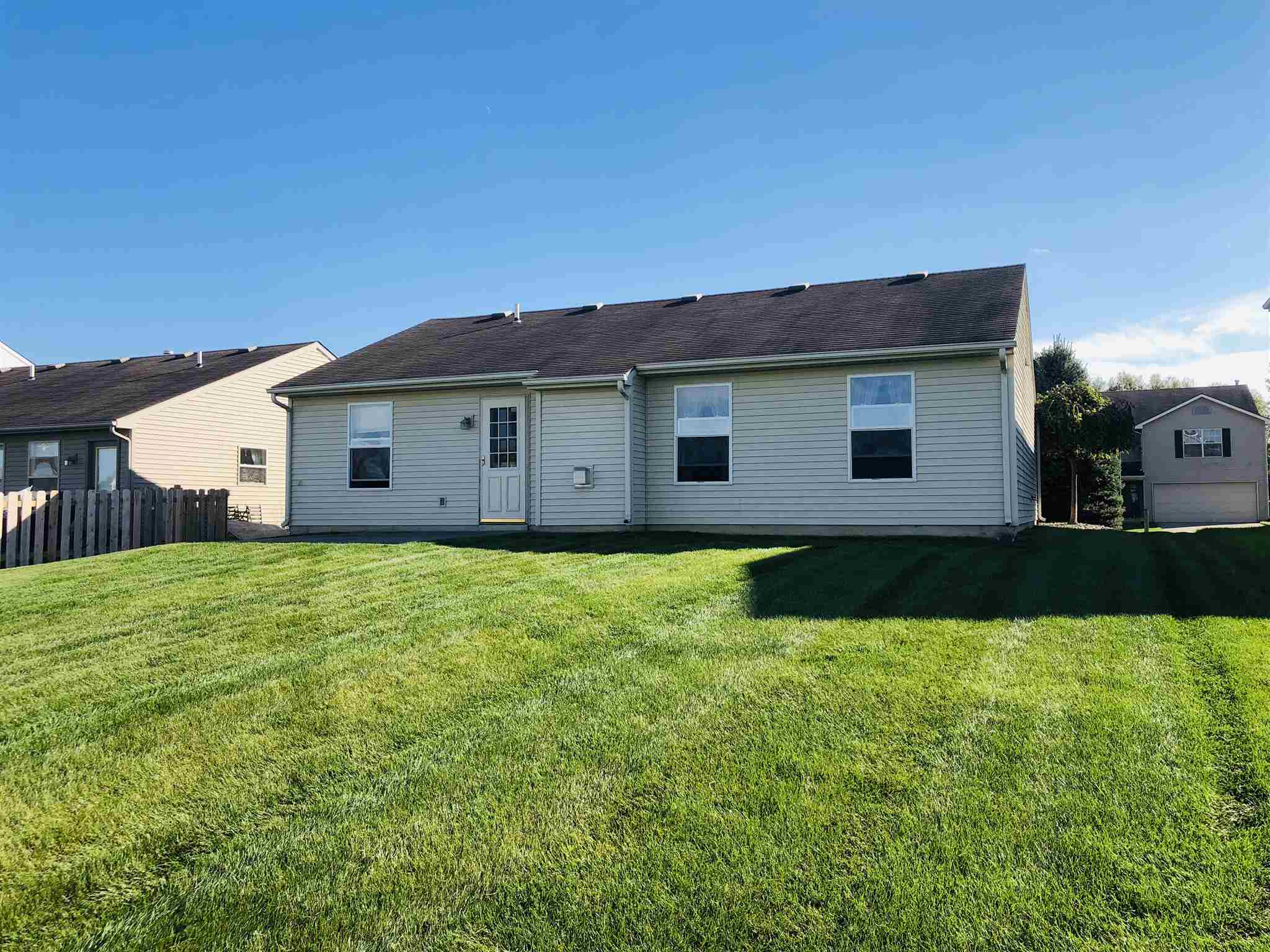4736 Anglers Lane Fort Wayne, IN 46808 - Photo 3 of 24