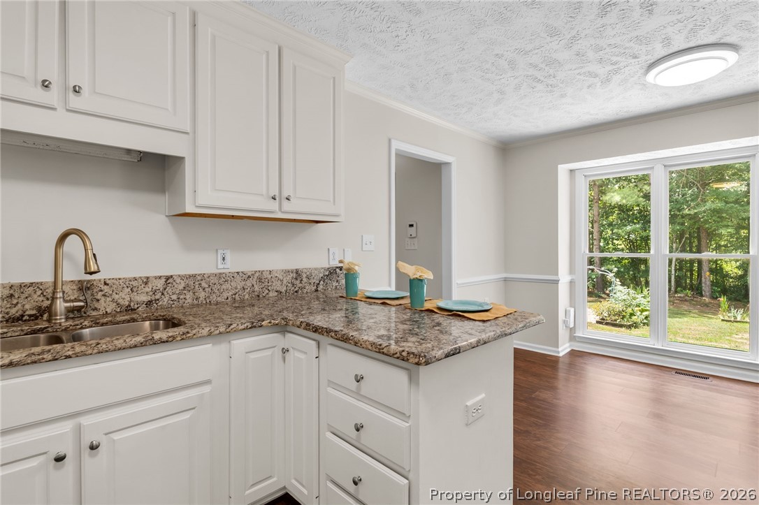 7837 Shuttle Road Fayetteville, NC 28311 - Photo 17 of 49 Peninsula Kitchen