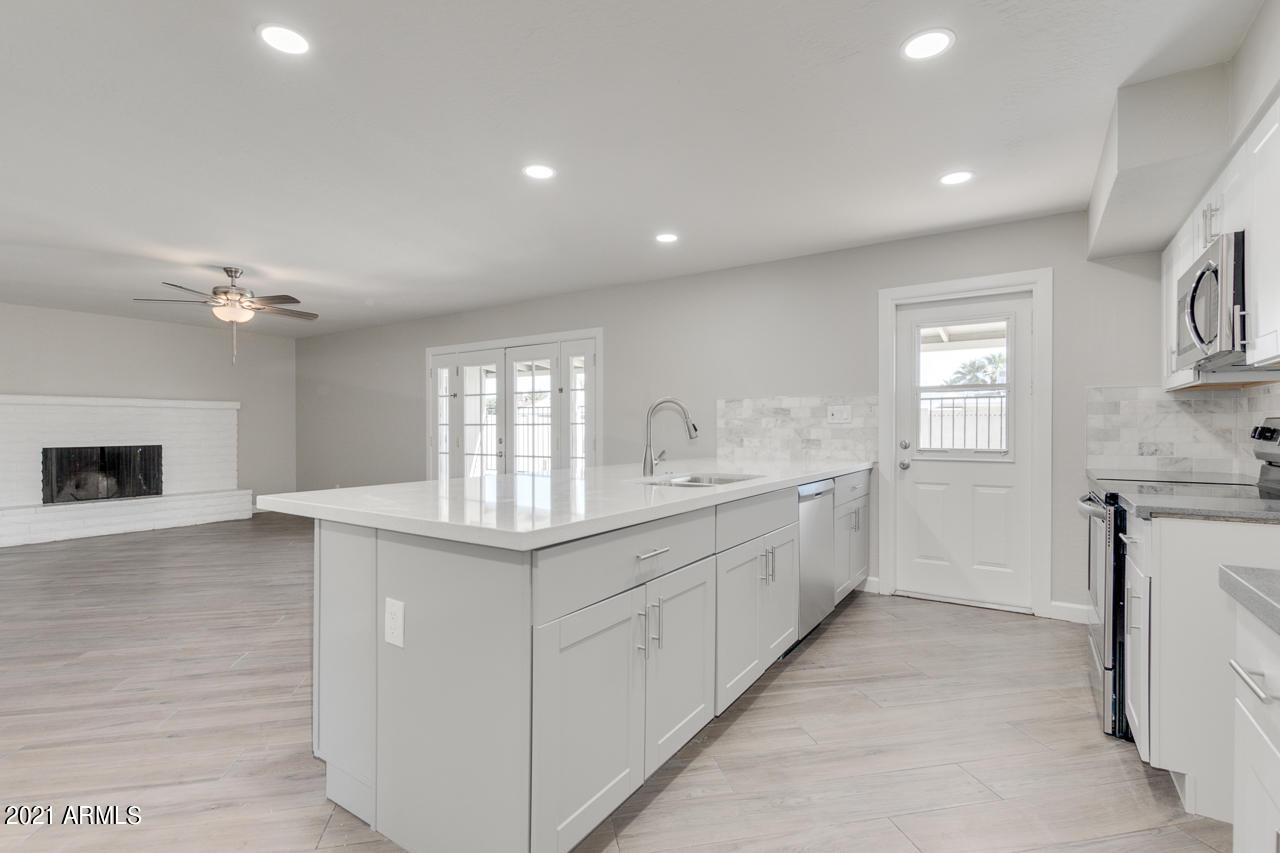 3127 West Shangri-la Road Phoenix, AZ 85029 - Photo 12 of 39 12-Shangri-la