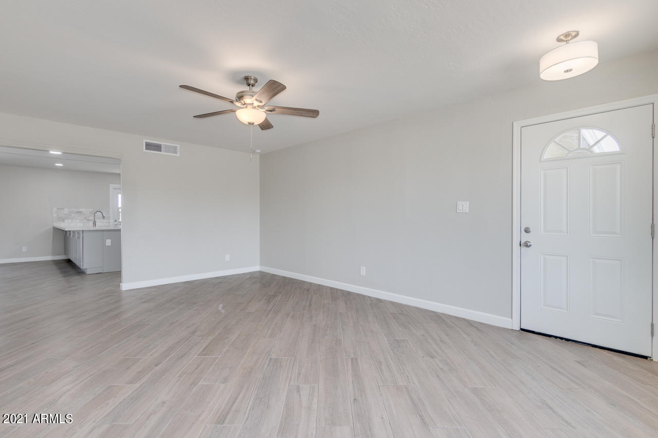 3127 West Shangri-la Road Phoenix, AZ 85029 - Photo 6 of 39 06-Shangri-la