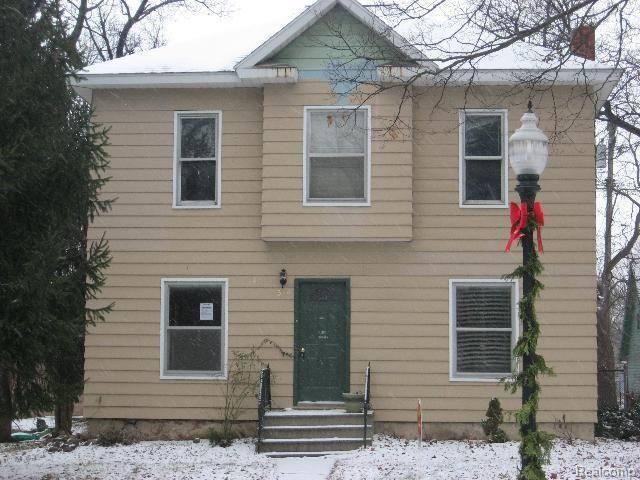 318 Grand Fowlerville, MI 48836 - Photo 1 of 5 Handyman Special