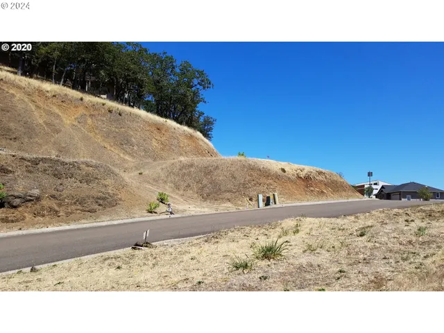 $80,000 | 1996 Warewood Terrace Court, Unit 15, Roseburg, OR 97471