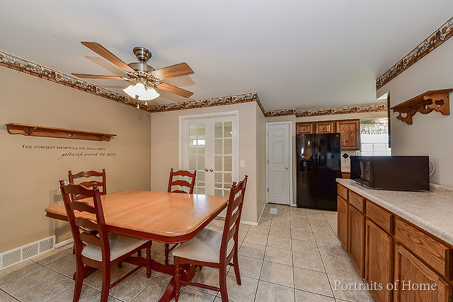 16 Pembrooke Road Montgomery, IL 60538 - Photo 6 of 16 a dining room with furniture and window