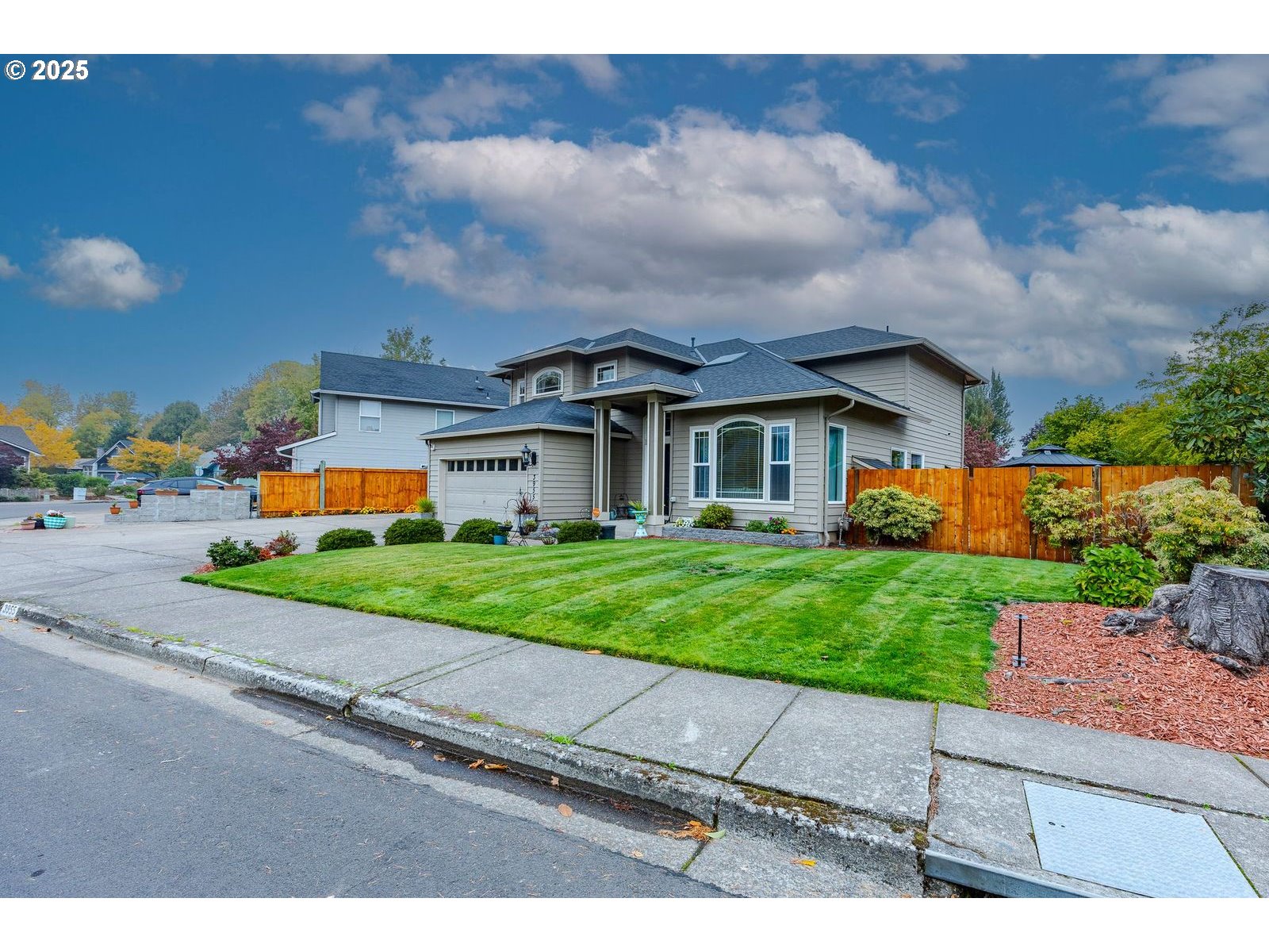 3955 Lancaster Drive Eugene, OR 97404 - Photo 2 of 42