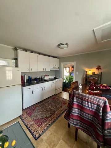 $1,750 | 198 South Main Street, Unit 2, Acushnet, MA 02743