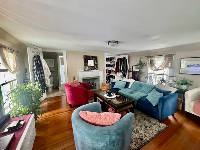 $1,750 | 198 South Main Street, Unit 2, Acushnet, MA 02743