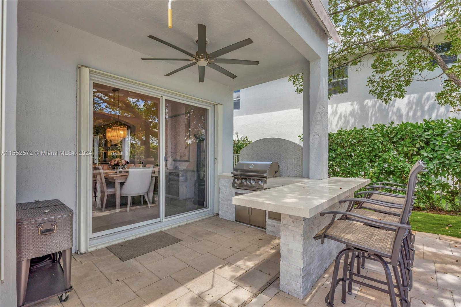 809 Regal Cove Road Weston, FL 33327 - Photo 16 of 70 Outdoor grill