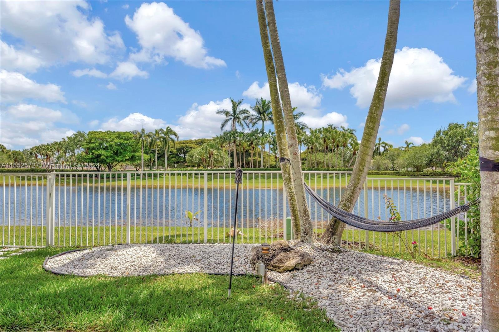 809 Regal Cove Road Weston, FL 33327 - Photo 10 of 70