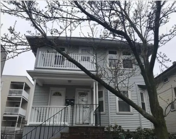 $2,600 | 20 Meacham Street, Unit 2, Somerville, MA 02145