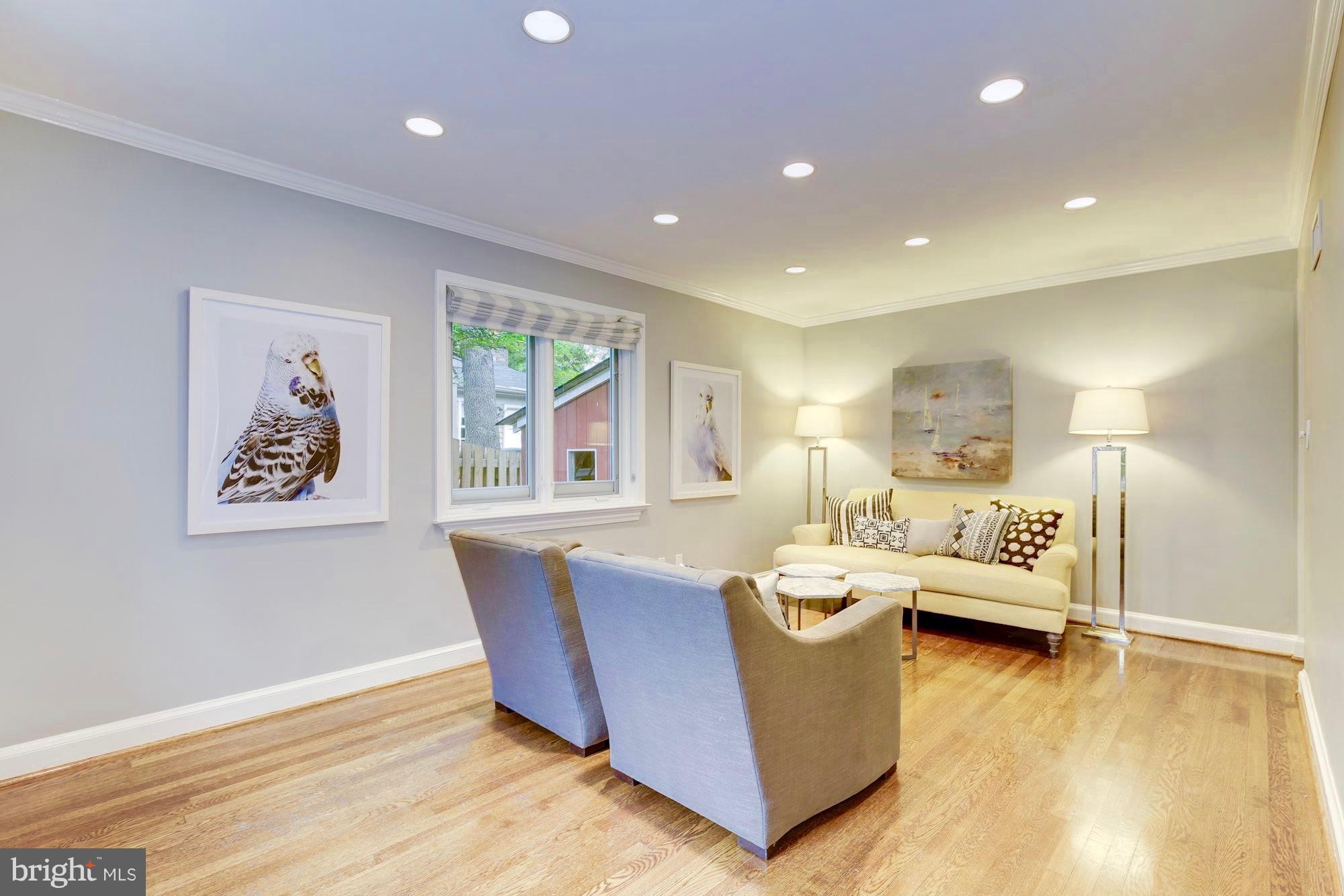 5301 Wakefield Road Bethesda, MD 20816 - Photo 3 of 28 Living Room