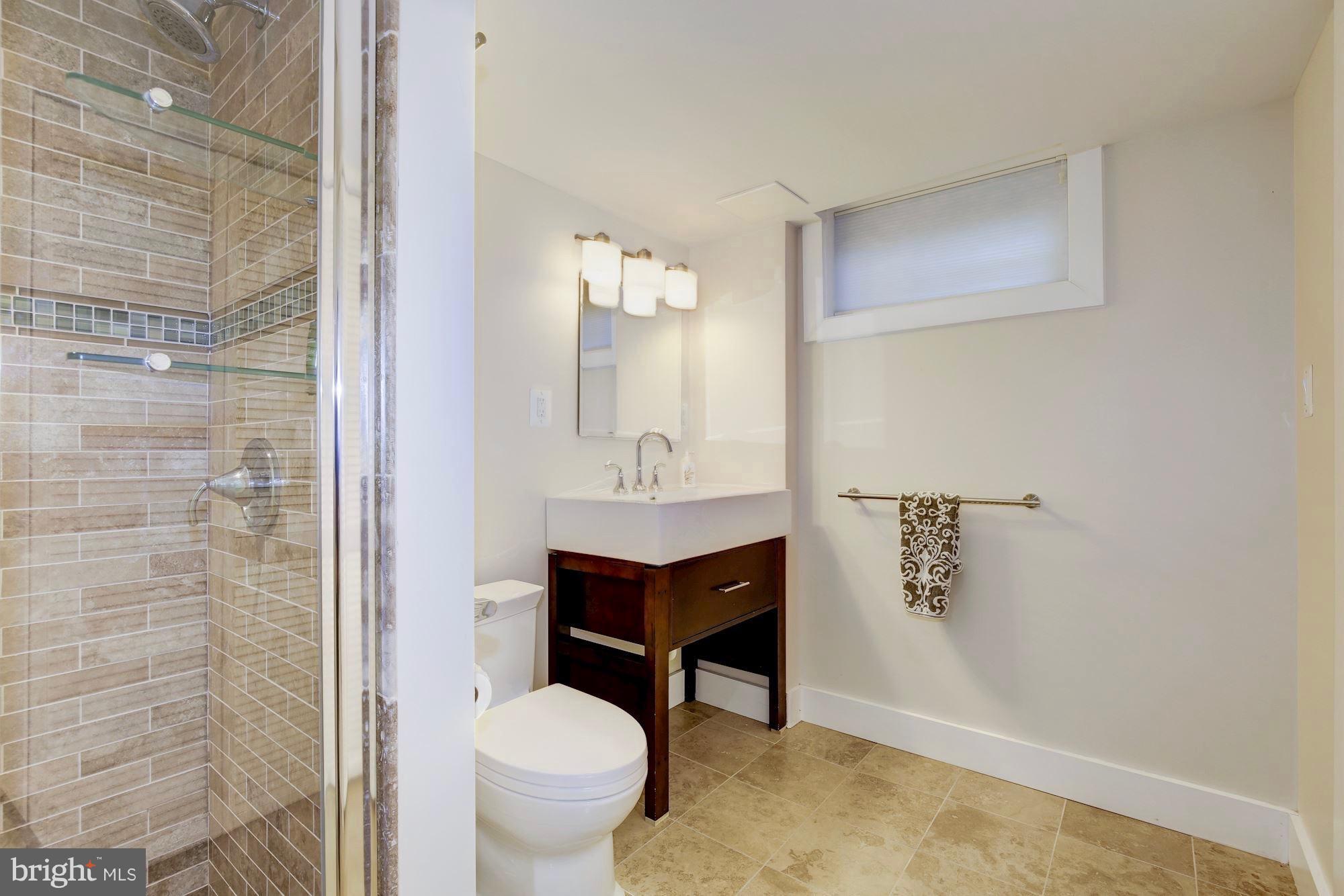 5301 Wakefield Road Bethesda, MD 20816 - Photo 24 of 28 Bath