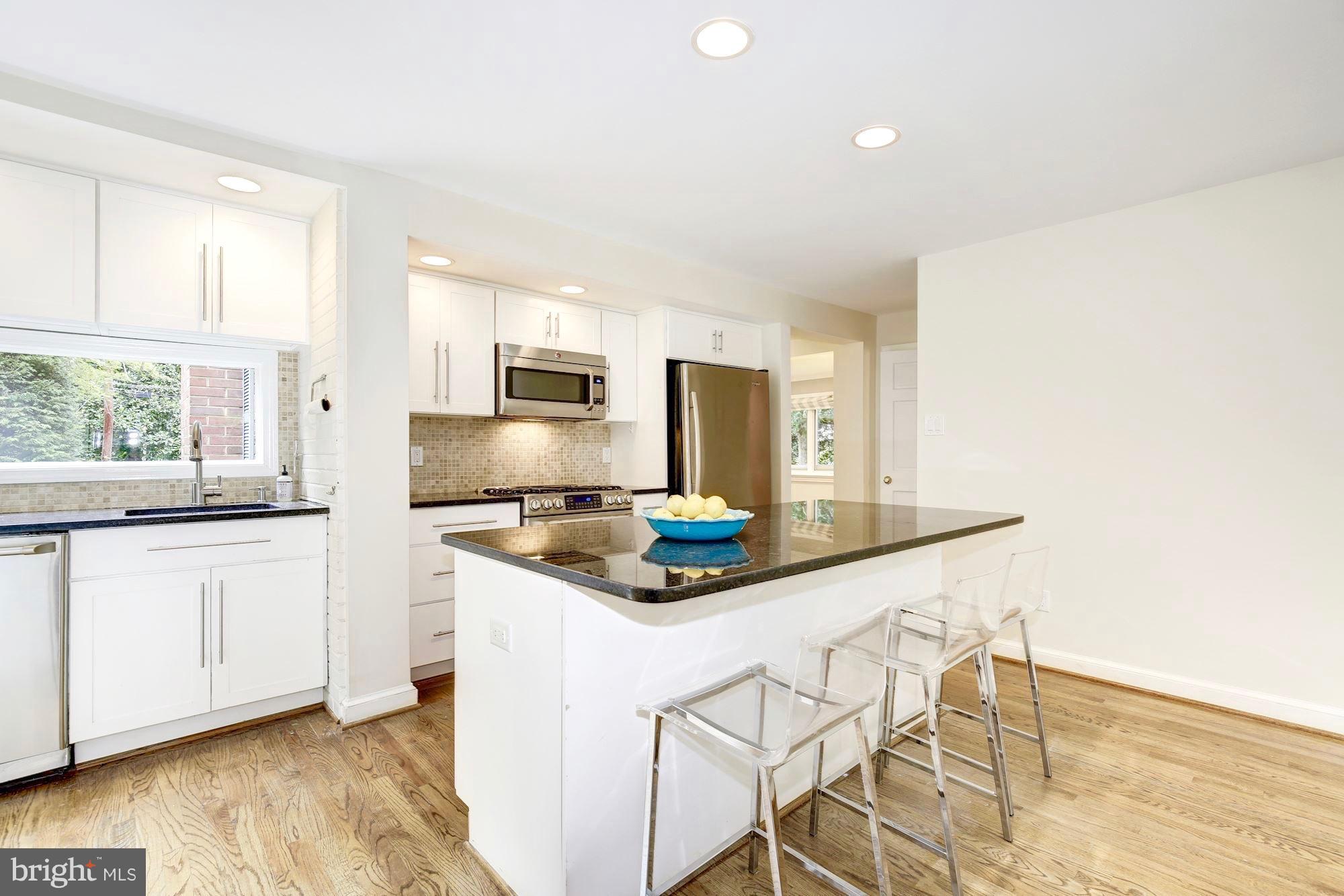 5301 Wakefield Road Bethesda, MD 20816 - Photo 7 of 28 Kitchen