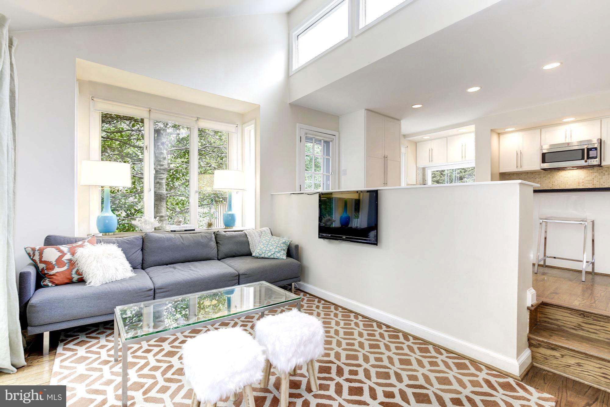 5301 Wakefield Road Bethesda, MD 20816 - Photo 10 of 28 Family Room